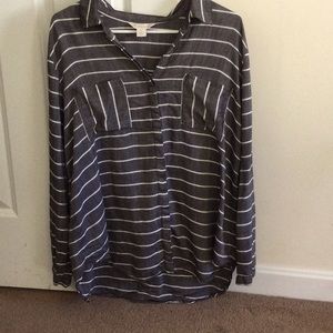 Khakis and Company womens long sleeve blouse. Size XL. Good condition.